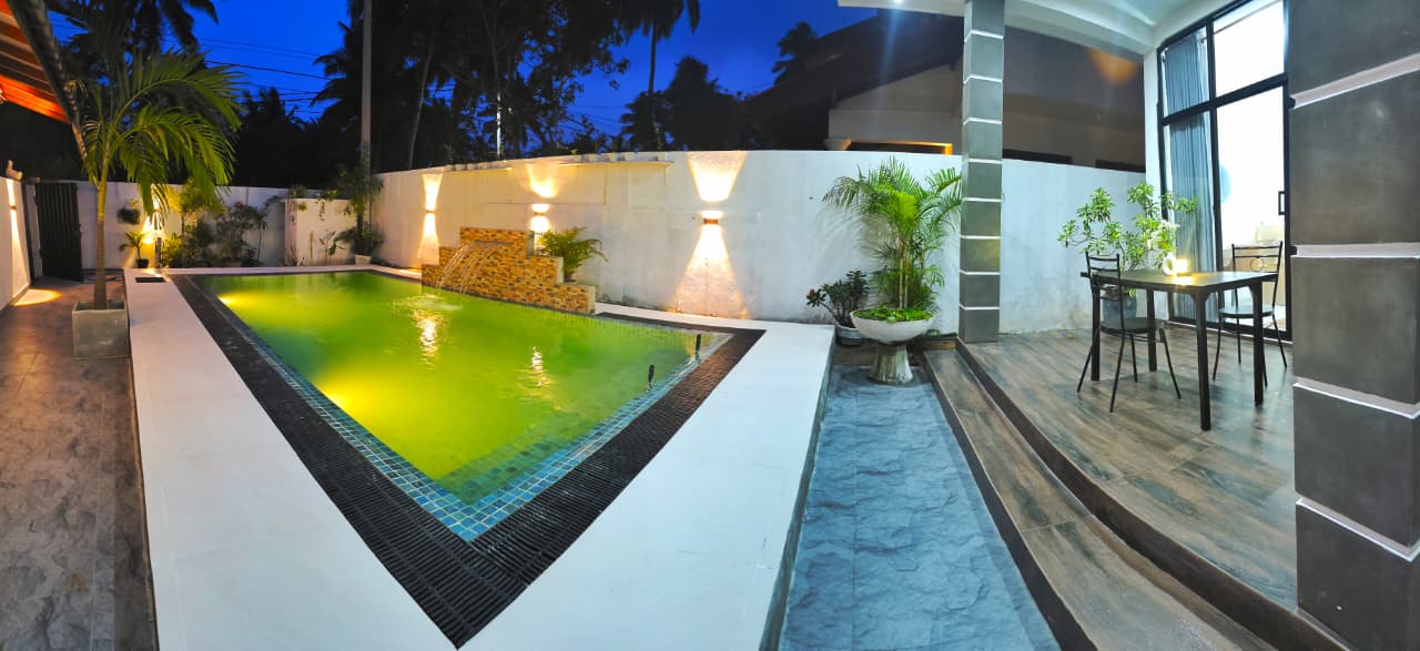 Infinity Edge Pool Horizon